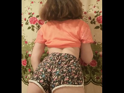 ❤️ Una ghjovana sexy si spoglia i pantaloncini davanti à a camera ❤ Bella porno à noi % co.bestsexporno.ru%