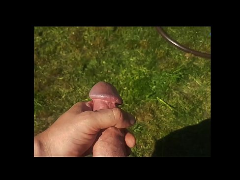 ❤️ Hottie si fa scopare a figa rosa è cums cun un squirt in un giardinu d'estate ❤ Bella porno à noi % co.bestsexporno.ru%
